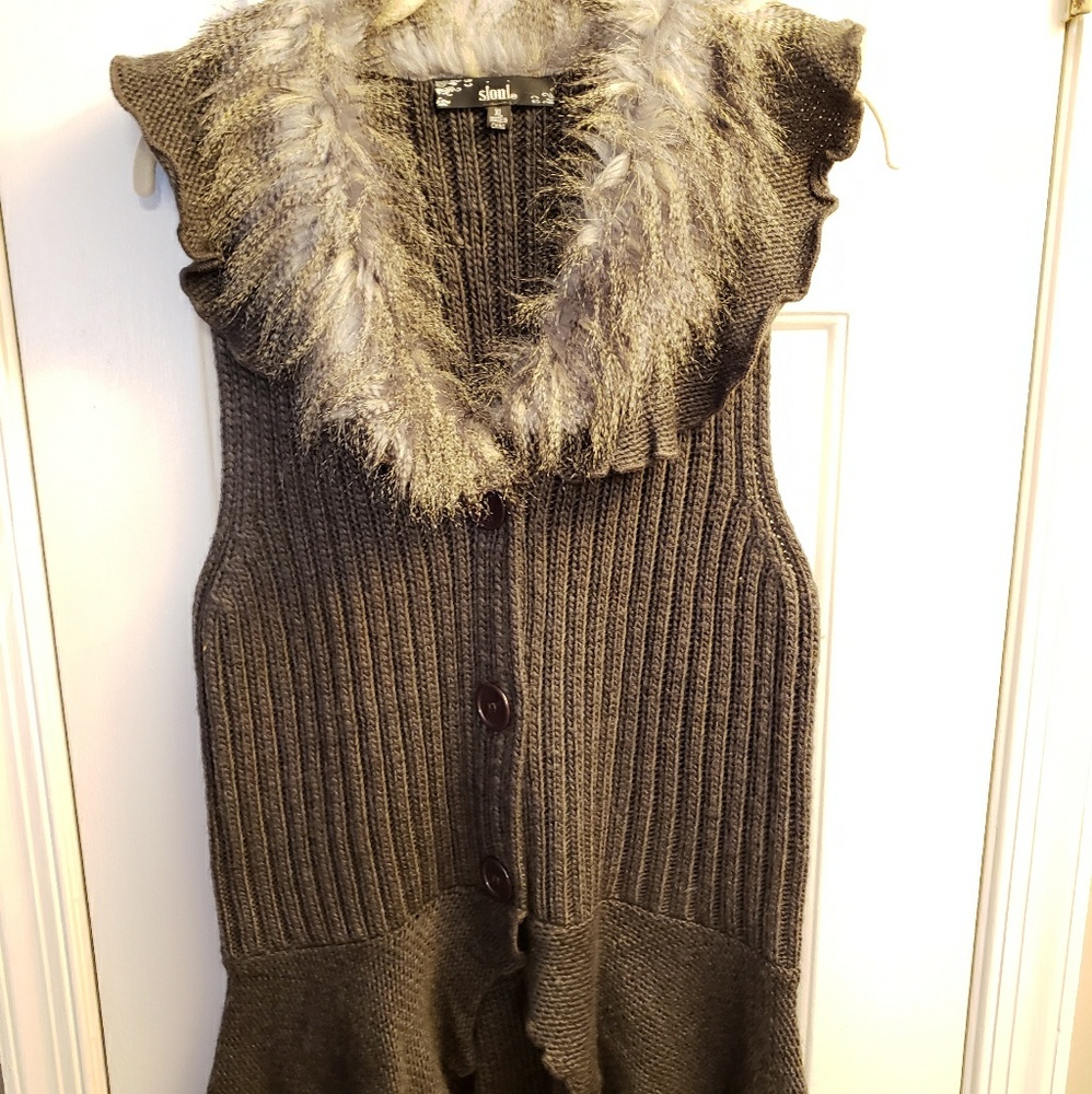 Sweater vest
